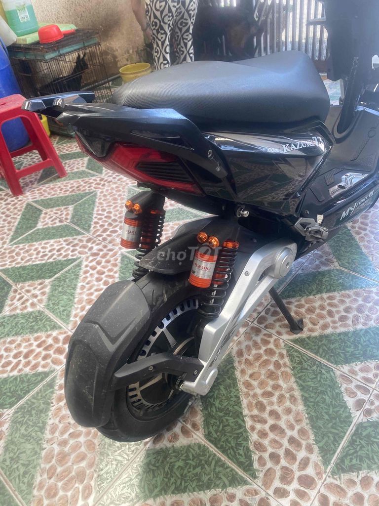 Xe máy điện Kazuki Z3 Đen. Mua bán Xe điện tại Huyện Hóc Môn Tp Hồ Chí Minh được đăng bởi Cuong Truong hình 2