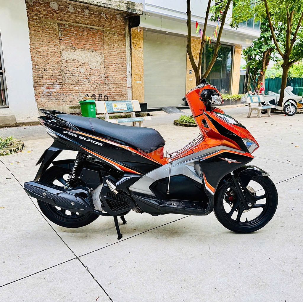 Honda AirBlade 125 chính chủ biển Hà Nội. Mua bán Xe máy tại Quận Bắc Từ Liêm Hà Nội được đăng bởi XE MÁY ÁNH QUÂN hình 5
