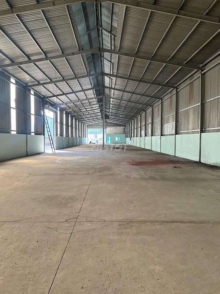 Cho thuê 1800m2 có điện 400kwa Thuận an _ Bình Dương