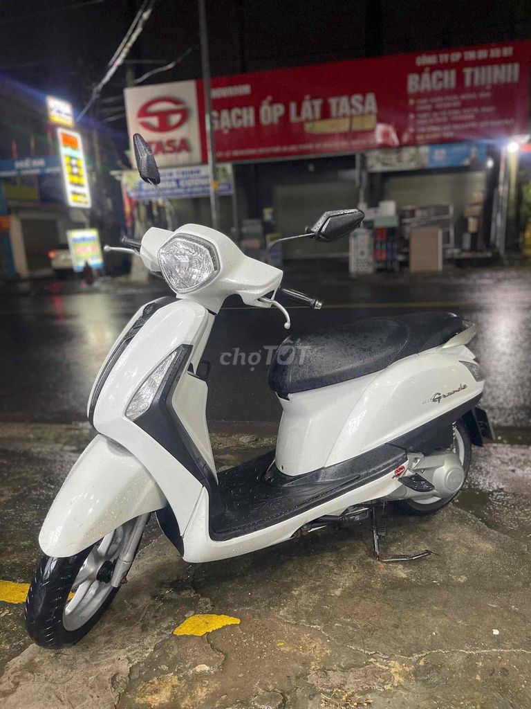 Cần bán xe grande,xe đẹp mới máy êm. Mua bán Xe máy tại Quận 12 Tp Hồ Chí Minh được đăng bởi Nguyễn Huyền hình 1