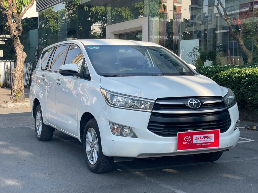 Toyota Innova 2.0G số tự động màu trắng - 87000 km