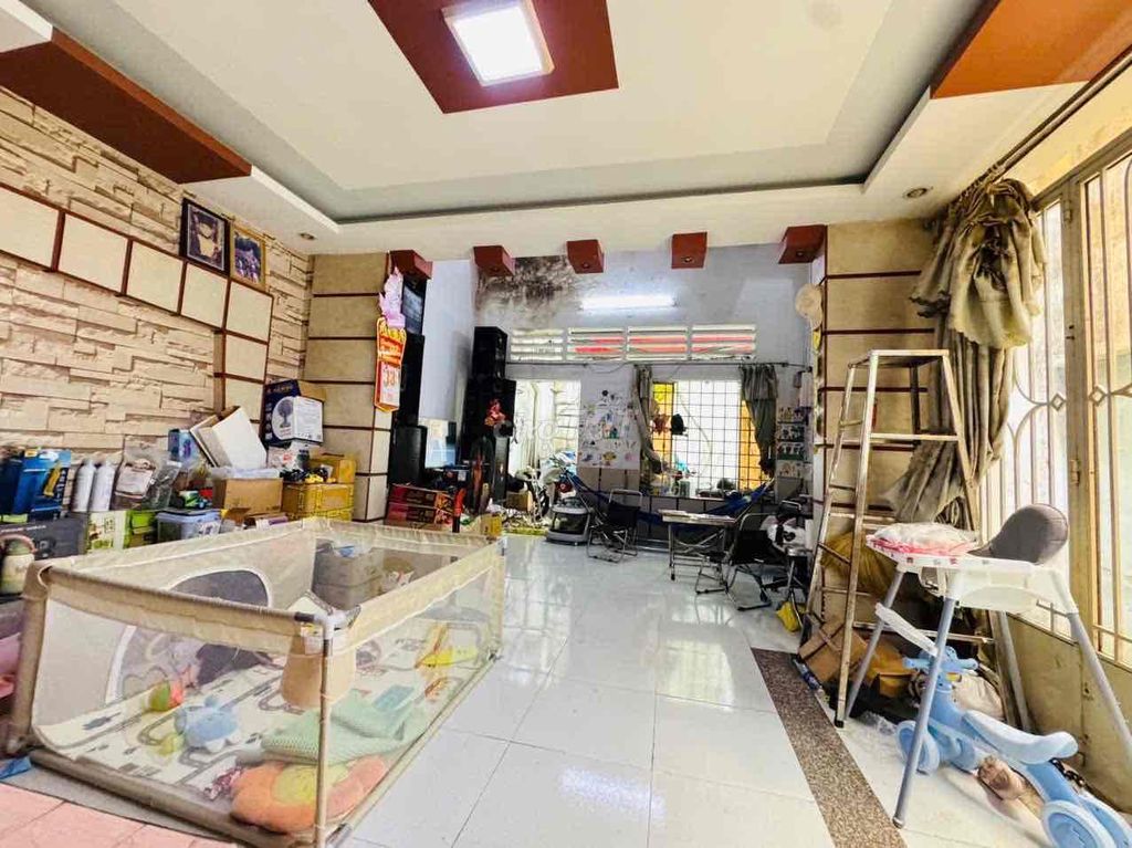 Ngộp. Bán gấp nhà 67m2. 4,9 tỷ. thoại ngọc hầu