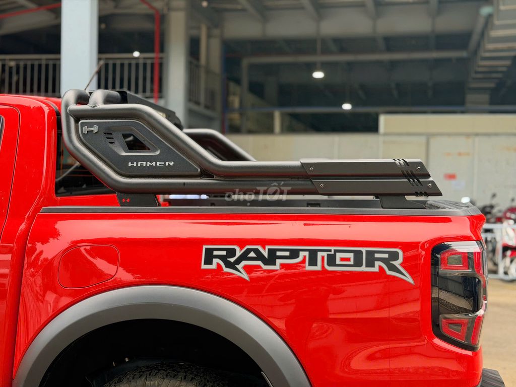 Ford Raptor 2025 оранжево-красный, пробег 18 км, кредит 75%