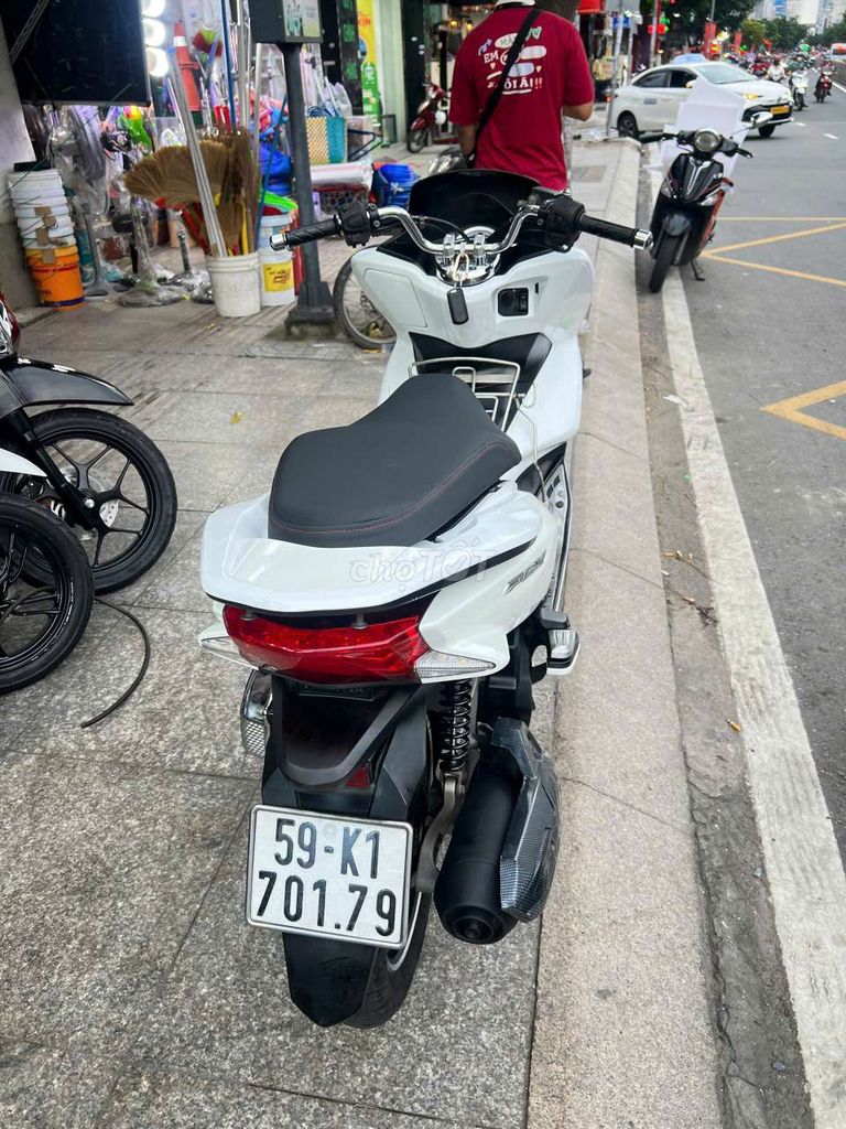 PCX 125 khóa smartkey 2015 mới 90% Bstp chính chủ. Mua bán Xe máy tại Quận Tân Phú Tp Hồ Chí Minh được đăng bởi Tuanduy hình 4