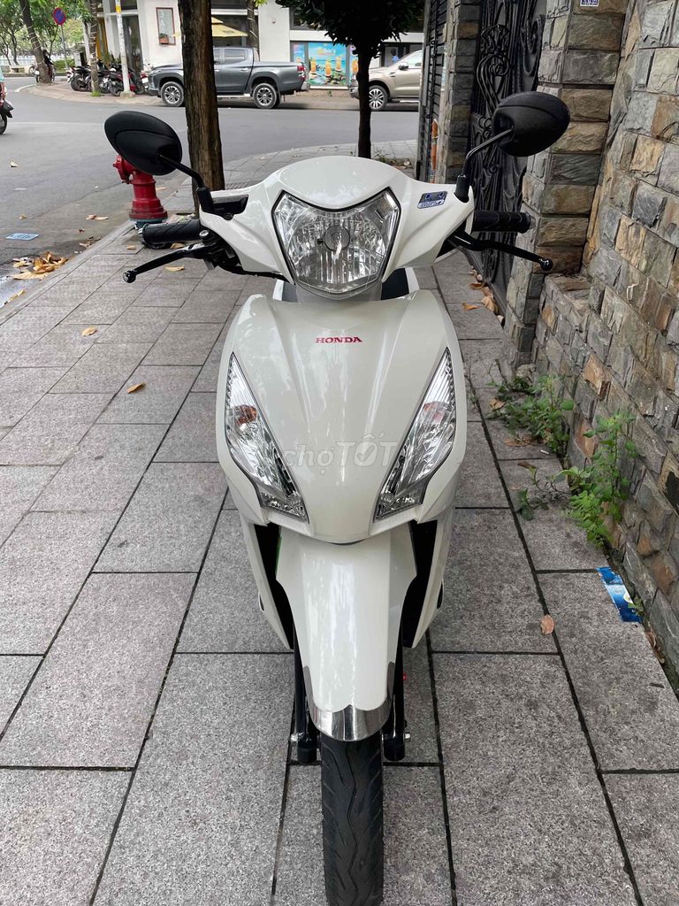 CẦN BÁN VISION 2020 SMK BSTP CHÍNH CHÙ XE SIÊU ĐEP. Mua bán Xe máy tại Quận Phú Nhuận Tp Hồ Chí Minh được đăng bởi Ngọc Trung hình 1