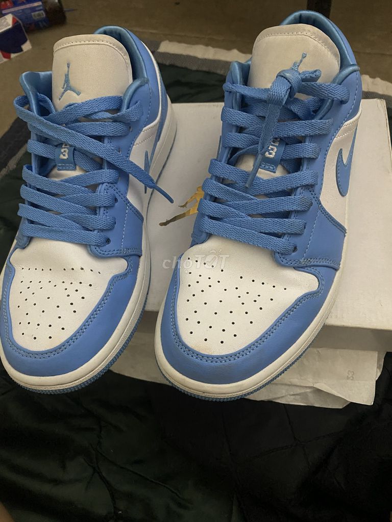 Nike Air Jordan 1 UNC  Low 41. Mua bán Giày dép tại Thành phố Mỹ Tho Tiền Giang được đăng bởi Kha Vu hình 1