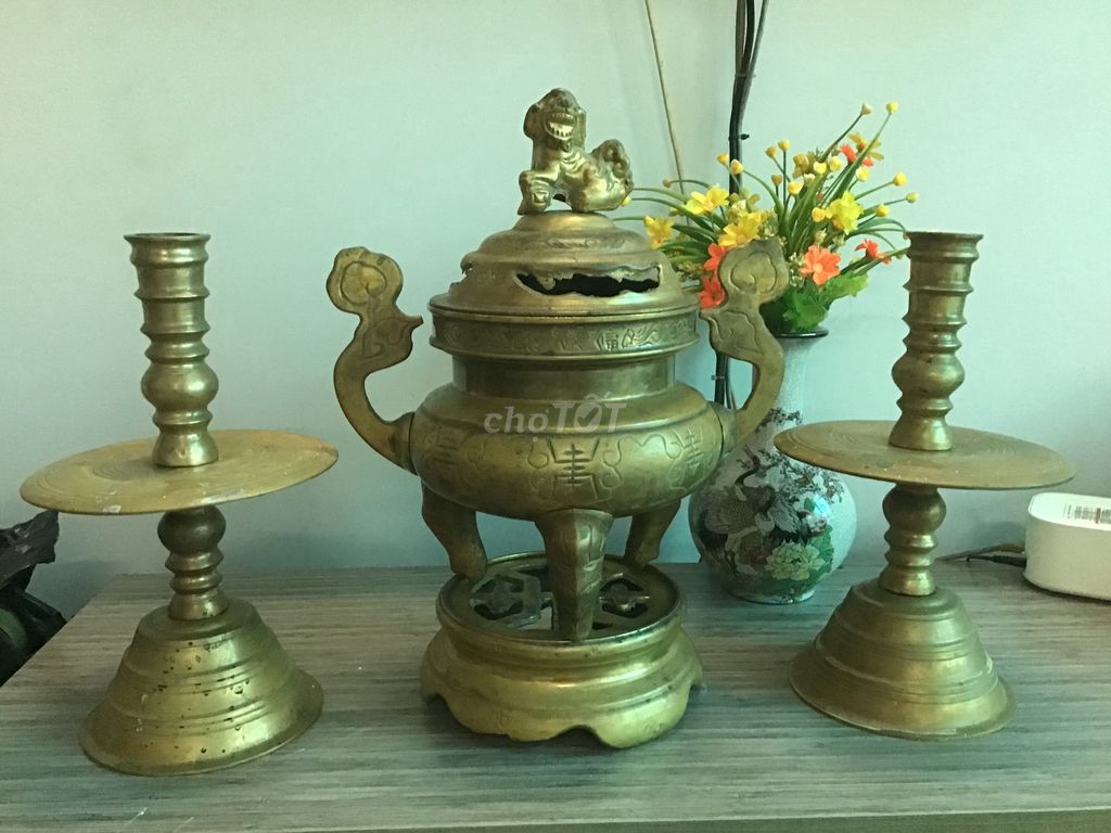 Bộ lư thờ Đồng Vàng đồng 40cm. Mua bán Đồ sưu tầm, đồ cổ tại Quận Bình Tân Tp Hồ Chí Minh được đăng bởi NGUYEN  LOAN hình 1