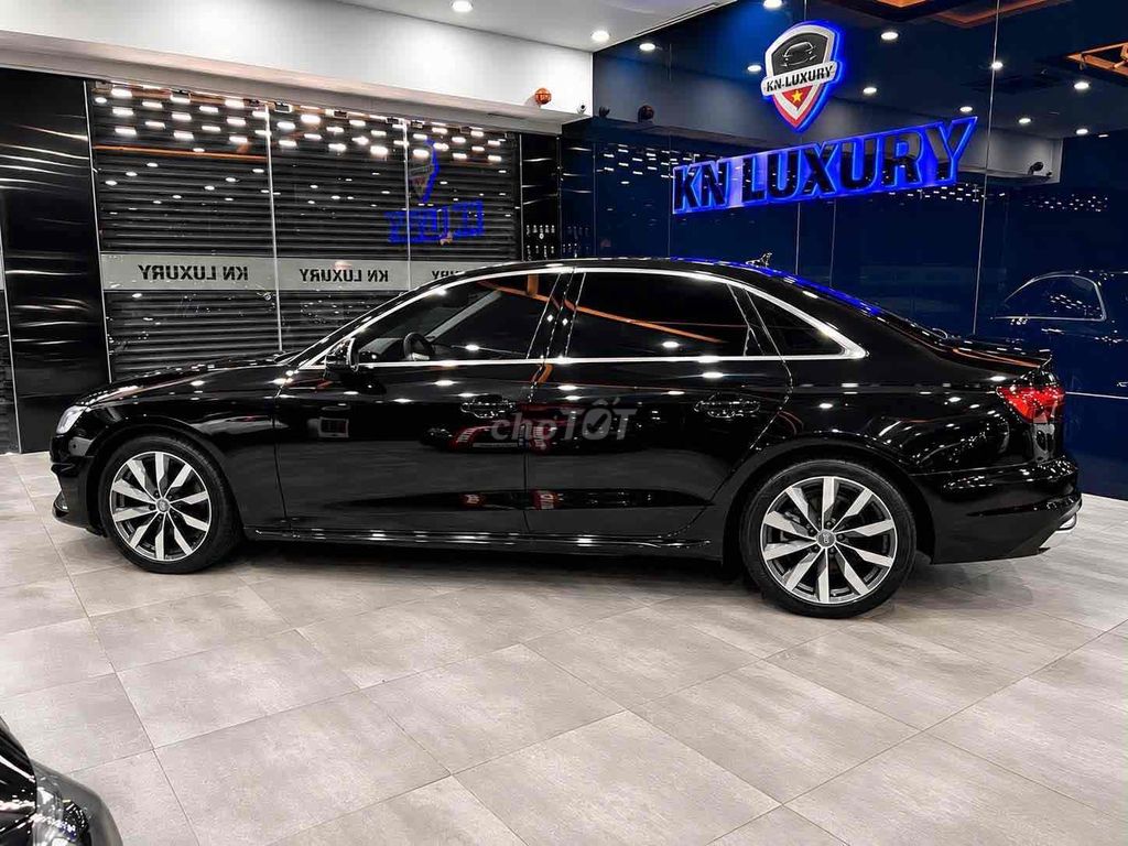 Audi A4 40TFSI Model 2021 Черный 59 000 км