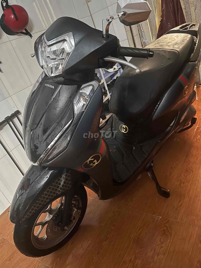 Honda свинцовый и 125 черный