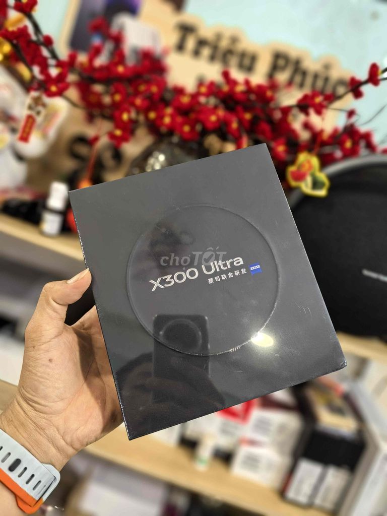 Vivo X300 Ultra 5G 512GB newseal trắng chưa kích. Mua bán Điện thoại tại Quận Bình Tân Tp Hồ Chí Minh được đăng bởi Triệu Phúc hình 1