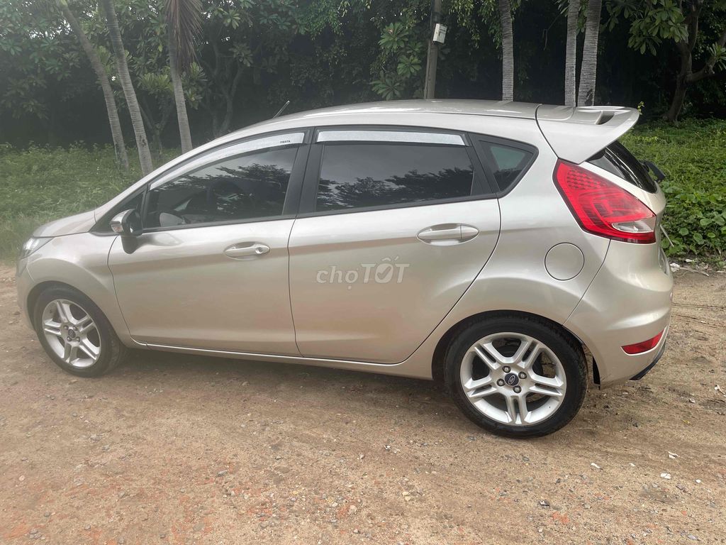 Ford Fiesta 2011 1.6 AT Hatchback - 134000 km. Mua bán Ô tô tại Quận Tân Bình Tp Hồ Chí Minh được đăng bởi Tai anh hình 8