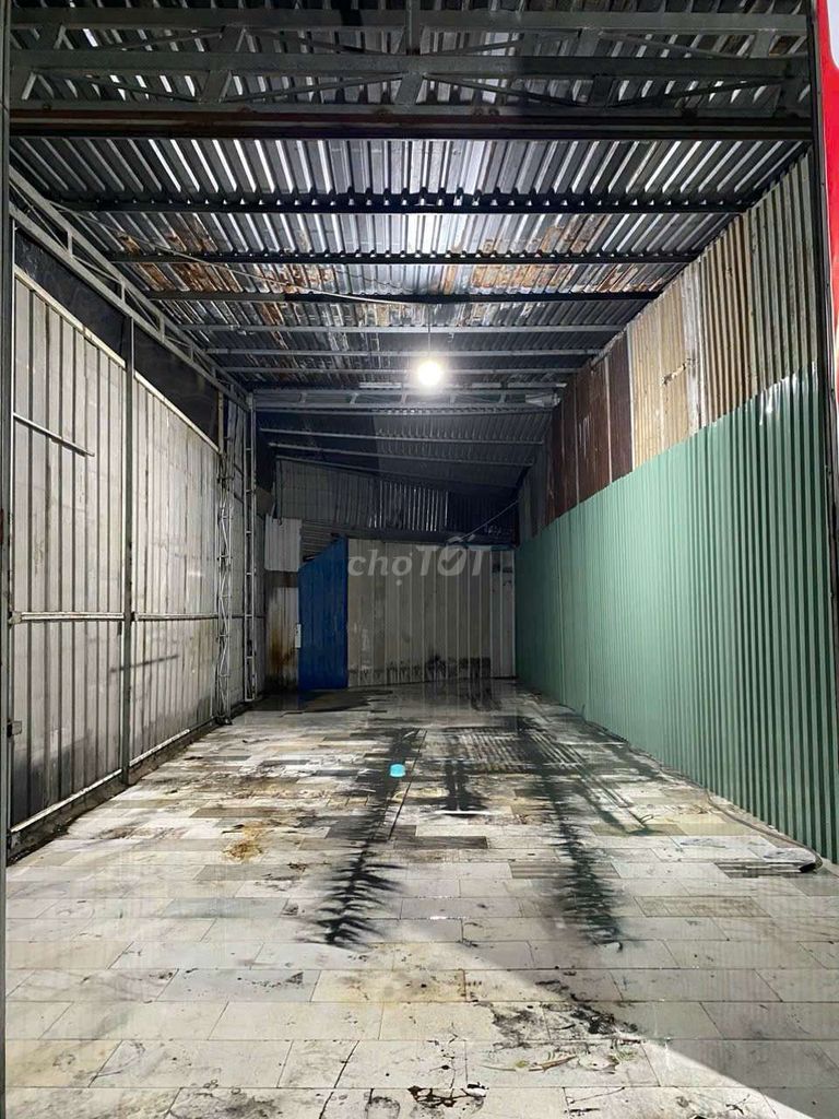 XƯỞNG NGAY ĐỖ XUÂN HỢP, ĐƯỜNG XE CONTAINER