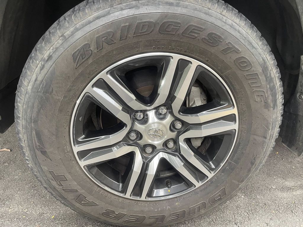 Toyota Fortuner 2019 2.4G 4x2 MT-71000km giữ gìn. Mua bán Ô tô tại Quận 8 Tp Hồ Chí Minh được đăng bởi Mr Can hình 2