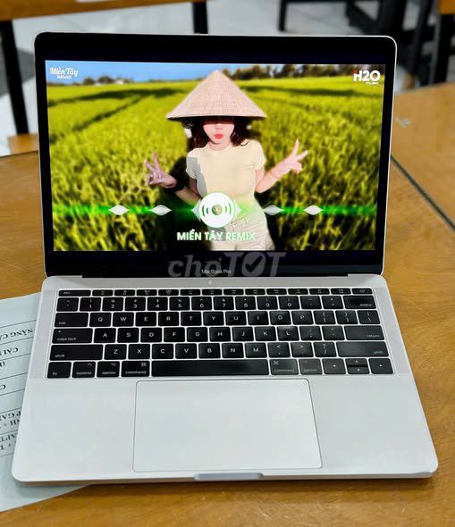 Apple MacBook Pro 2017 Core I5 8GB/256GB. Mua bán Laptop tại Quận 5 Tp Hồ Chí Minh được đăng bởi Hội Đồ Điện Tử hình 1