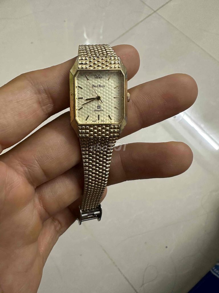 Đồng hồ Benrus Thụy sĩ Nữ Vuông Vàng. Mua bán Đồng hồ tại Quận 4 Tp Hồ Chí Minh được đăng bởi Linhlinh hình 1