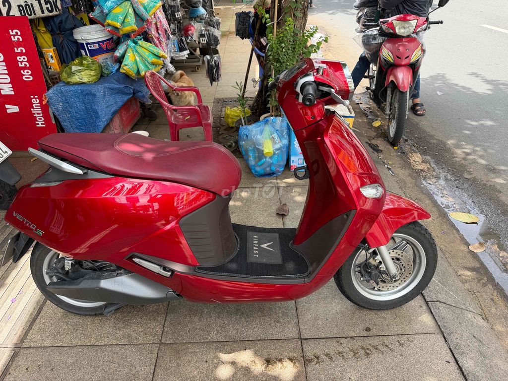 Xe máy điện VinFast Vento S Đỏ 2.000 Km