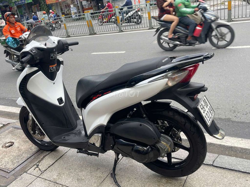 SH Việt kiều ý 125 2010 mới 90% bstp chính chủ. Mua bán Xe máy tại Quận Tân Phú Tp Hồ Chí Minh được đăng bởi Tuanduy hình 3