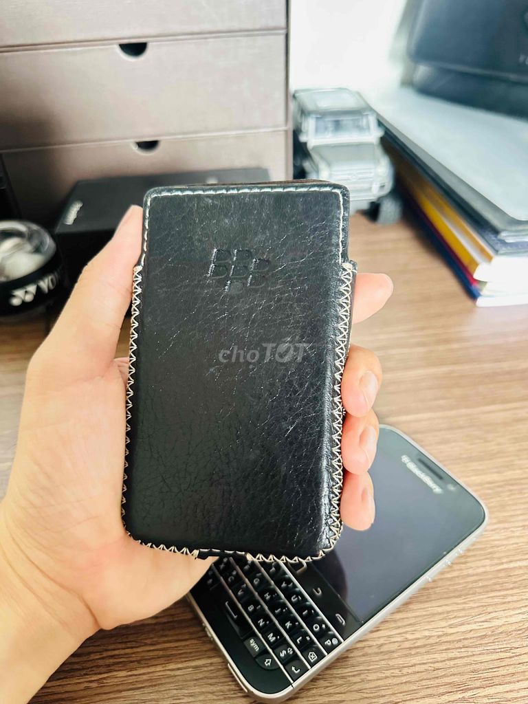 Điện thoại Blackberry Classic đen cũ giá rẻ. Mua bán Điện thoại tại Quận 12 Tp Hồ Chí Minh được đăng bởi Bạch Minh Trung hình 6