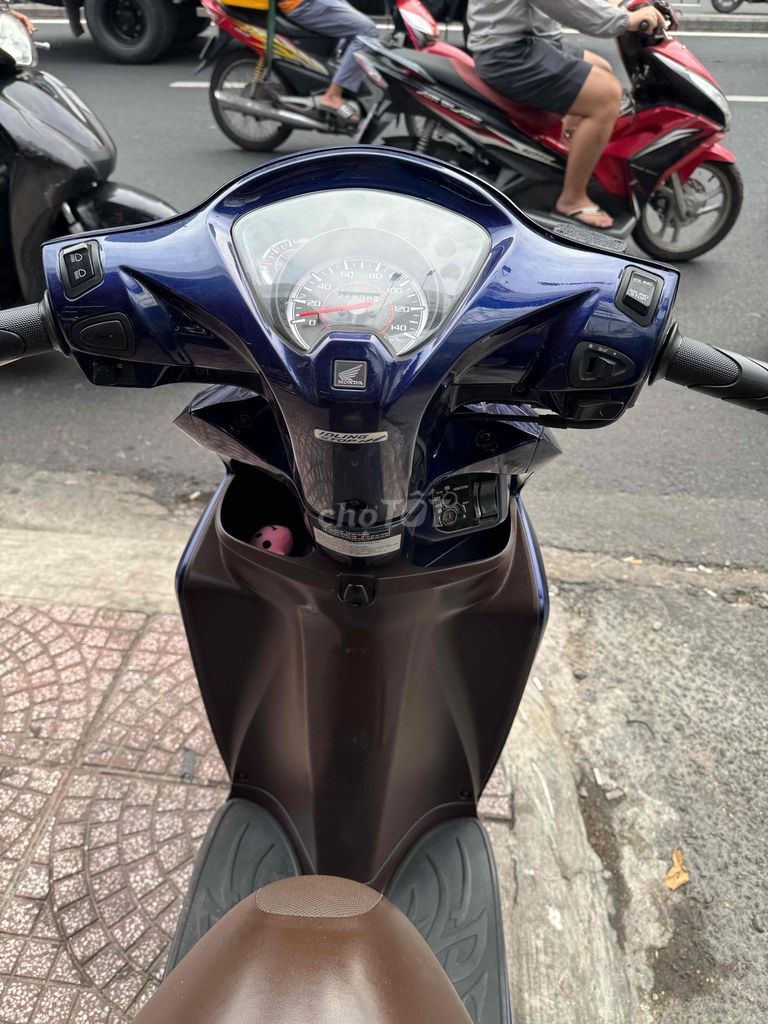 Vision 2015  bstp chính chủ. Mua bán Xe máy tại Quận Phú Nhuận Tp Hồ Chí Minh được đăng bởi Mua xe củ giá cao hình 8