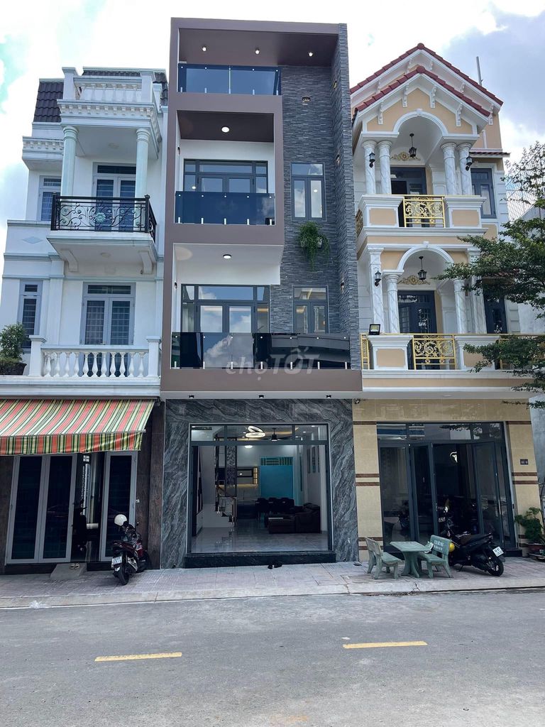 Bán nhà phố hiện đại 61m2, 4 phòng ngủ, An Phú Thuận An Bình Dương
