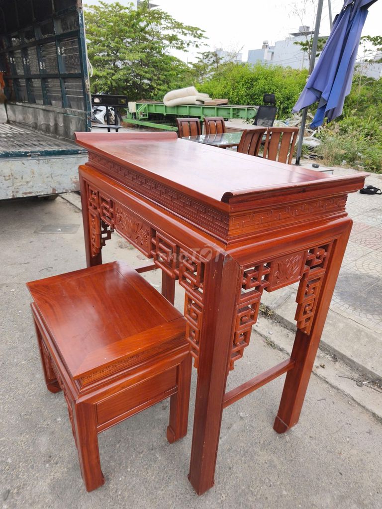 Tủ thờ Gỗ Nâu đỏ 127x61x130 cm. Mua bán Tủ, kệ gia đình tại Quận Ngũ Hành Sơn Đà Nẵng được đăng bởi Đồ Cũ TTpro hình 1