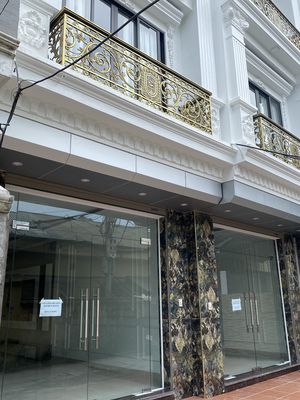 Bán 2 căn  4,5 tầng,ngõ 5,5m,dt 46m từ t2 50m