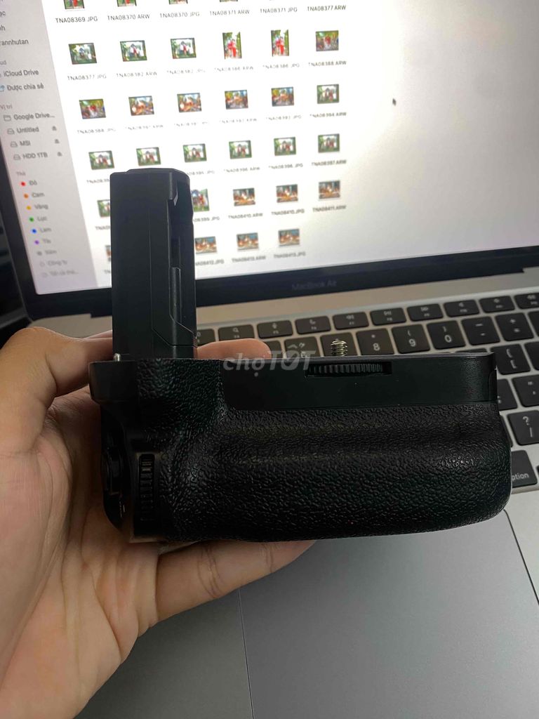 em cần pass lại grip pin kingma dùng cho sony a74