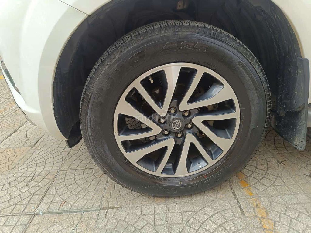 Navara 2018 EL Premium R - 14000 km. Mua bán Ô tô tại Quận Cầu Giấy Hà Nội được đăng bởi Hà Châu Tuyền hình 10