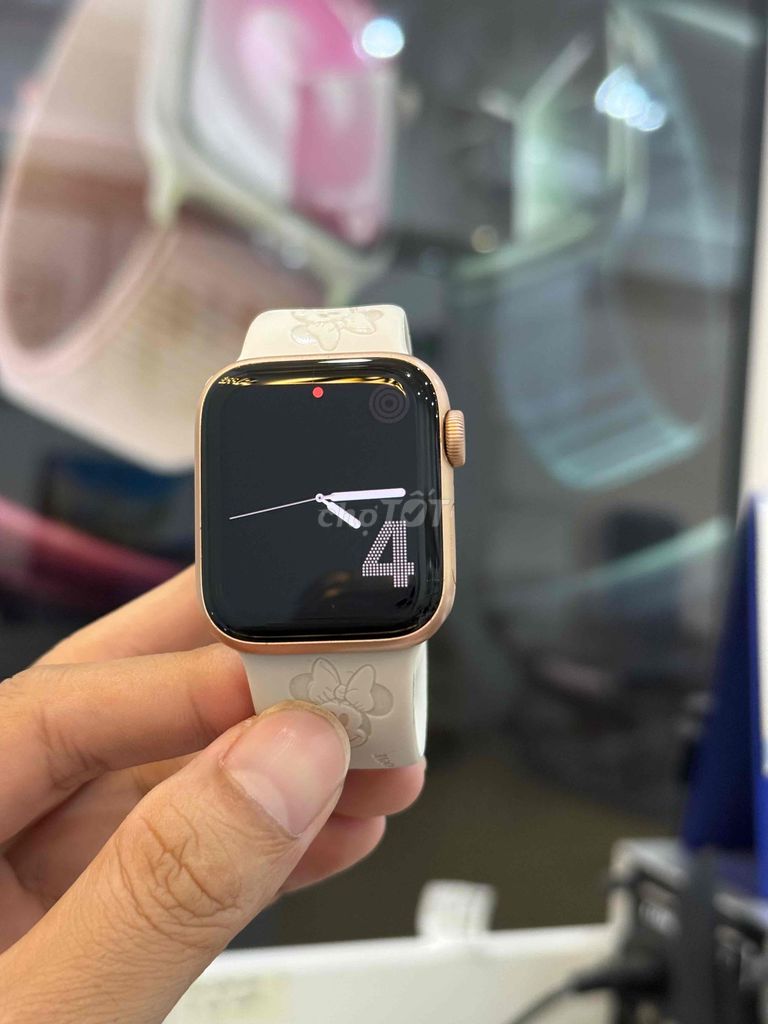 Apple Watch SE 40mm Hồng 99% Zin full. Mua bán Thiết bị đeo thông minh tại Quận Ninh Kiều Cần Thơ được đăng bởi Phạm Minh Tâm hình 1