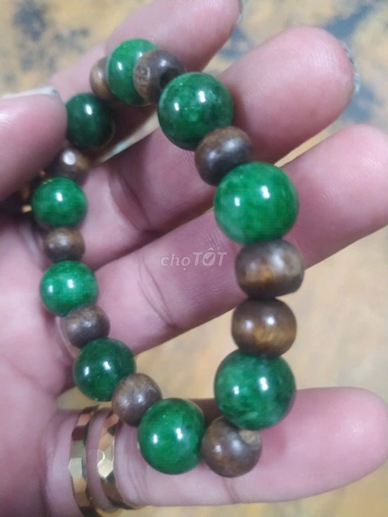 dây chuyền ngọc và vòng tay