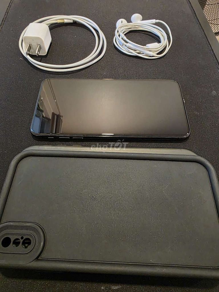 iPhone XS Max 64GB Đen Mỹ Đã sử dụng. Mua bán Điện thoại tại Quận Bình Tân Tp Hồ Chí Minh được đăng bởi Anonymous hình 1