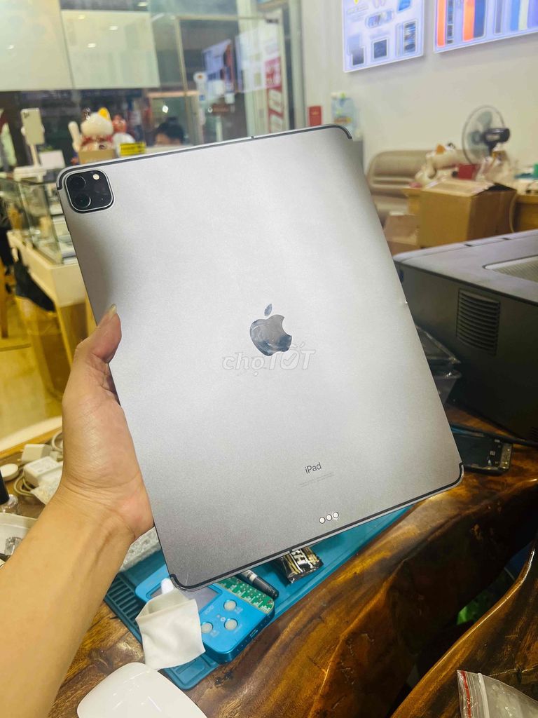 Apple iPad Pro 12.9-inch Gen 4 256GB 4G Xám. Mua bán Máy tính bảng tại Quận Tân Bình Tp Hồ Chí Minh được đăng bởi trường hình 1