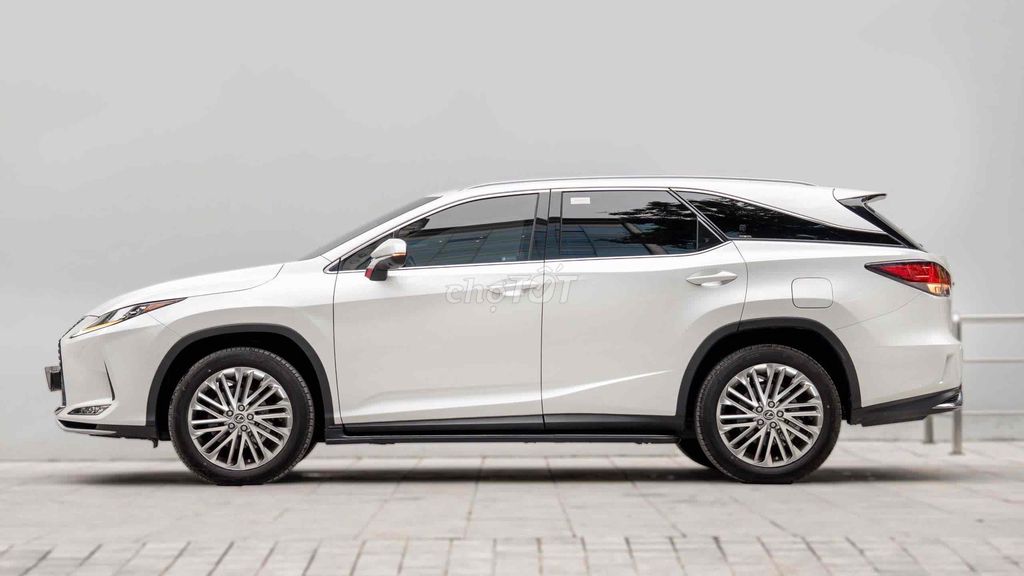 Lexus RX350L 2021 5+2 chỗ ngồi 61.000km. Mua bán Ô tô tại Quận Cầu Giấy Hà Nội được đăng bởi Vũ Duy Khánh hình 4