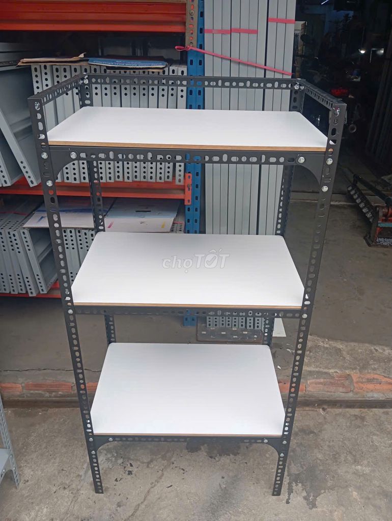 Kệ 3 tầng vám MDF 9mm. Khung V3x3 sơn đen. Mua bán Tủ, kệ gia đình tại Quận Bình Tân Tp Hồ Chí Minh được đăng bởi Kệ Thép V Lỗ Đa Năng hình 1