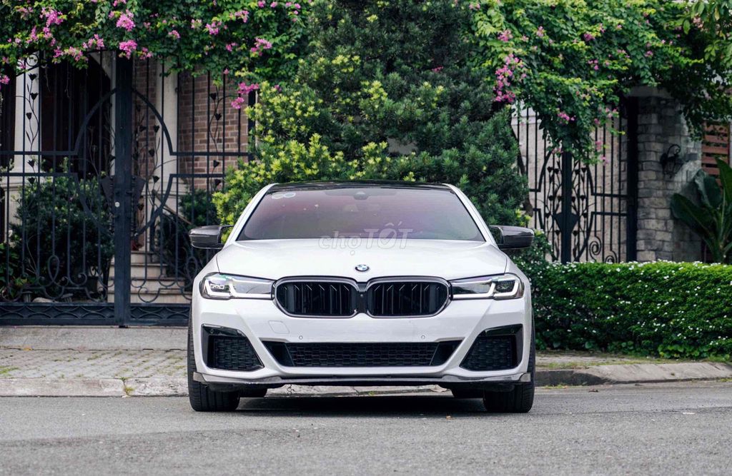 BMW_520i_MSport Model 2023 Bao Bank 90%. Mua bán Ô tô tại Quận 7 Tp Hồ Chí Minh được đăng bởi PHÁT ĐẠT LUXURY CAR hình 2