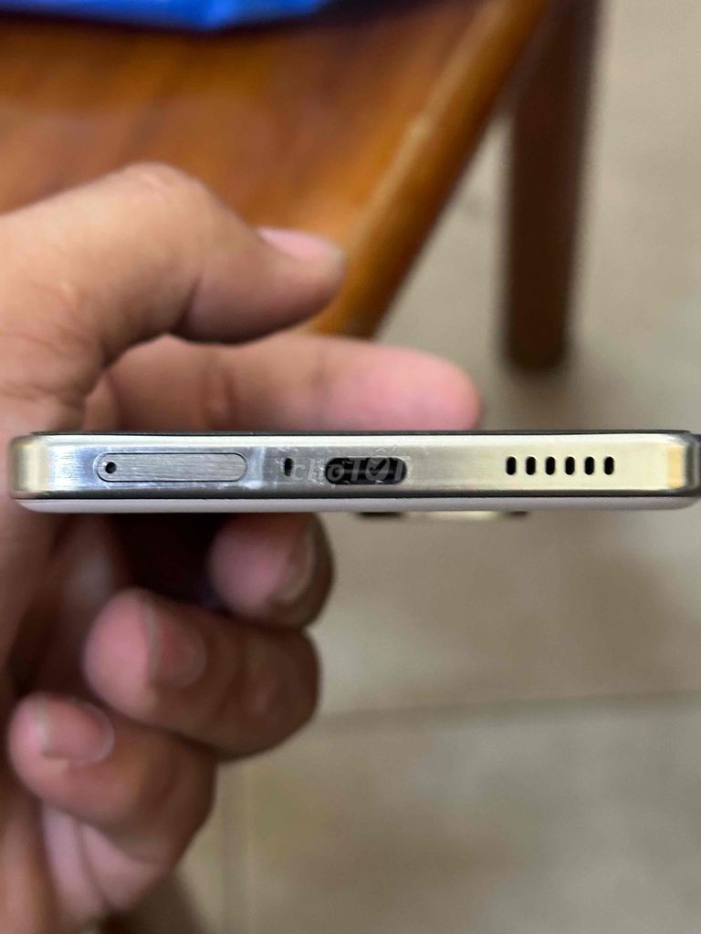 Em Ra Đi iQOO Neo 10 12/256 trắng fullbox. Mua bán Điện thoại tại Thành phố Châu Đốc An Giang được đăng bởi Dương Quan Tú hình 1