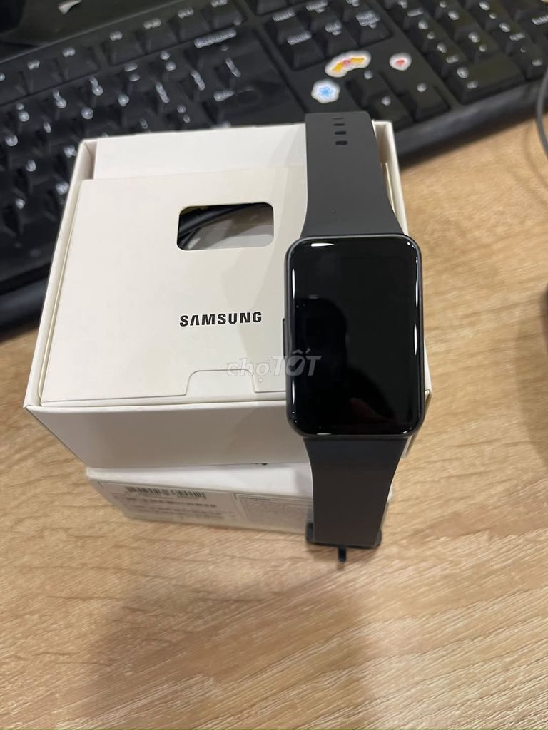 Samsung Galaxy Fit3 Đen AMOLED IP68. Mua bán Thiết bị đeo thông minh tại Quận Tân Bình Tp Hồ Chí Minh được đăng bởi Hội Đồ Điện Tử hình 1