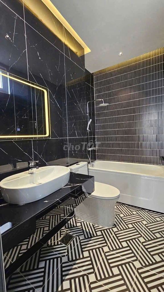 СУПЕРТОВАРЫ ДЛЯ ПРОДАЖИ КРАСИВЫХ НОВЫХ ТАУНХАУСОВ - HUNH TAN PAT - TAN MY WARD - РАЙОН 7