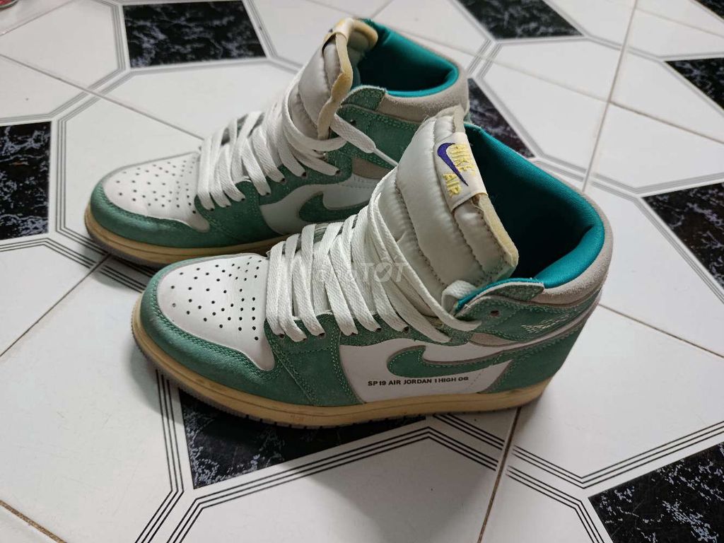 Giày thể thao Nike Air Jordan 1 Retro High. Mua bán Giày dép tại Thành phố Thủ Đức Tp Hồ Chí Minh được đăng bởi Thanh hình 1