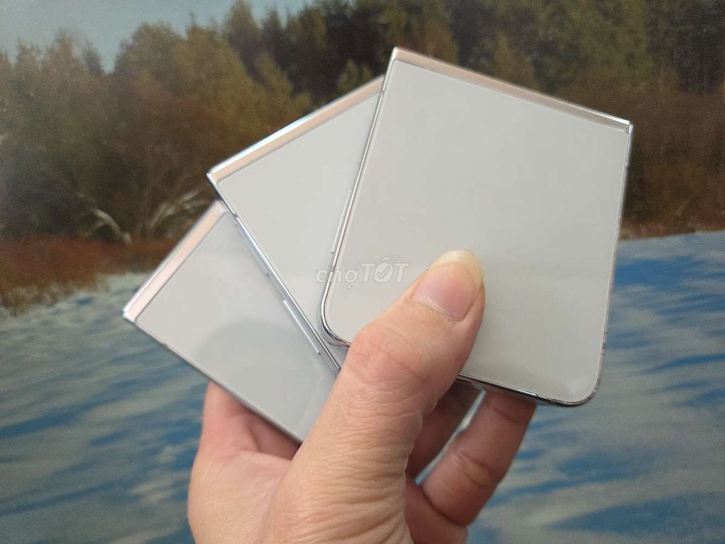 Samsung Zflip 5 5G 2 Sim 8/256 GB. Mua bán Điện thoại tại Quận 5 Tp Hồ Chí Minh được đăng bởi Androidgiare hình 1