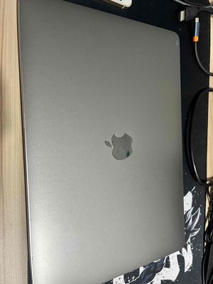 Macbook pro 2017 ram 16 ssd 500gb core i7