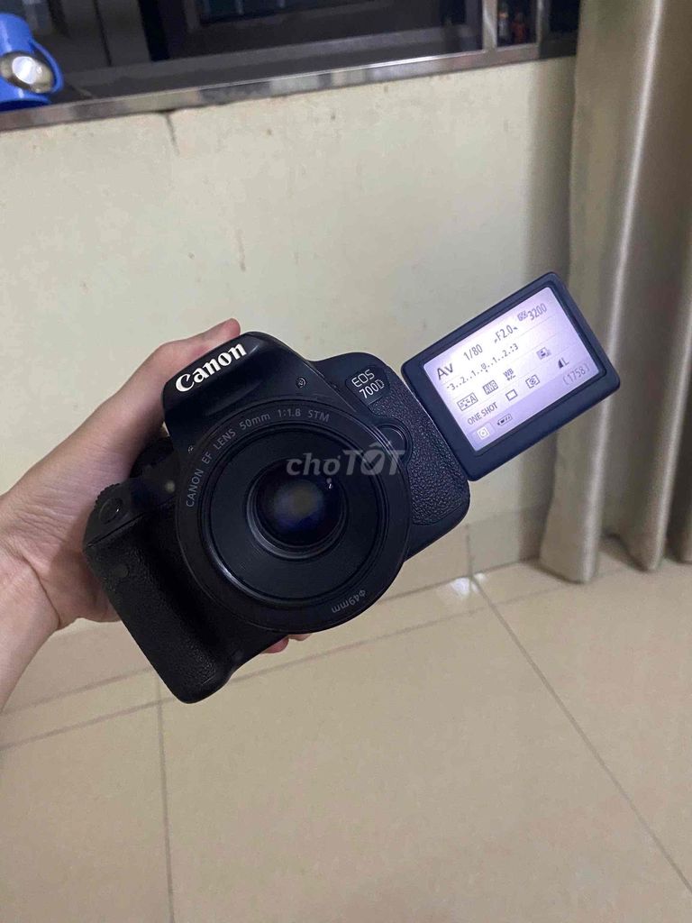 Canon 700D kèm lens 50 1.8 stm. Mua bán Máy ảnh, Máy quay tại Quận Hoàng Mai Hà Nội được đăng bởi Hưng hình 1
