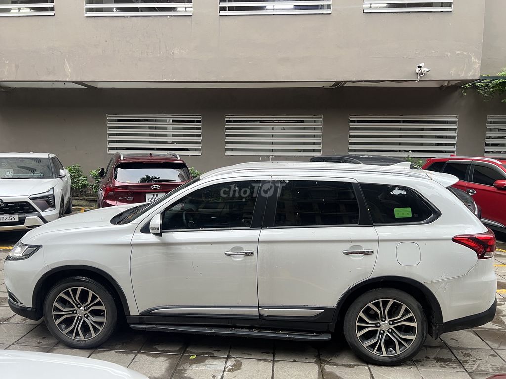 Mitsubishi Outlander 2.0 CVT 2019 Белый 55 000 км