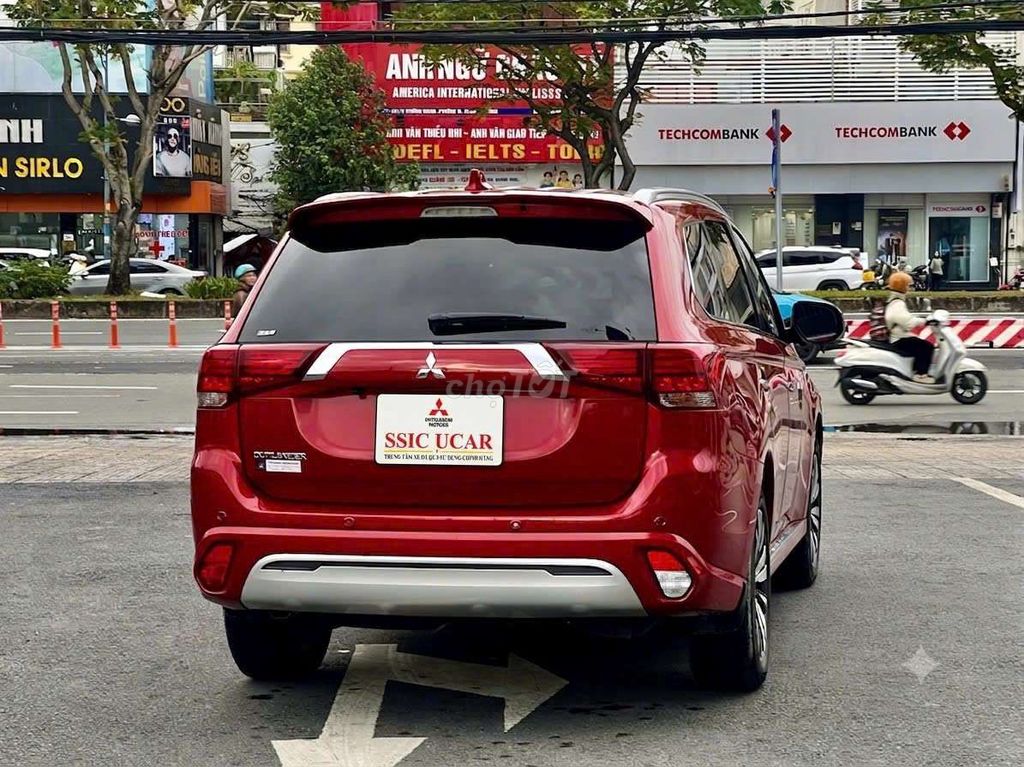 Mitsubishi Outlander 2022 Đỏ 24.800 km