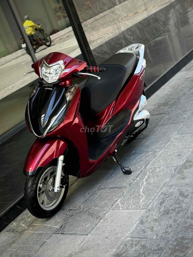 Honda Lead 4Val Premium 2025 Đỏ Pha Lê đời mới