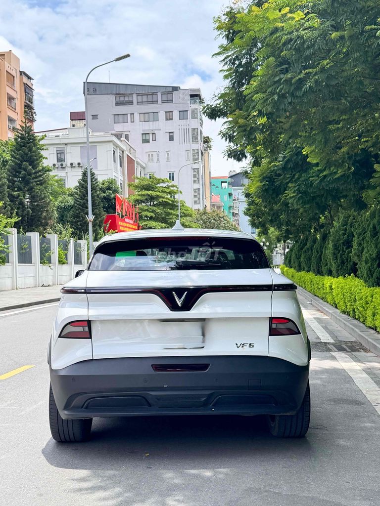 VinFast VF6 Plus 2025 Белоснежный