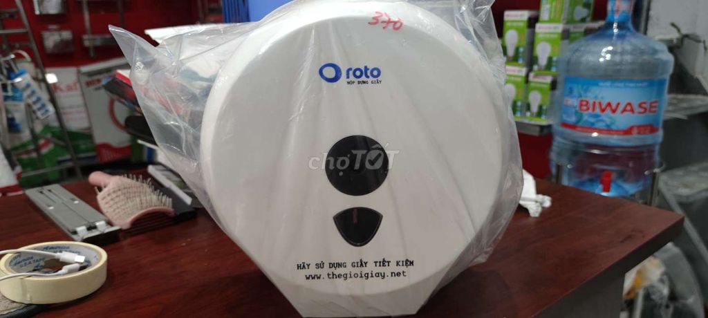 Hộp đựng khăn giấy Roto Nhựa Trắng. Mua bán Thiết bị vệ sinh, nhà tắm tại Thành phố Thủ Dầu Một Bình Dương được đăng bởi Pham hoai bao hình 1