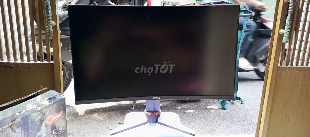 Màn hình MSI Optix MAG27C 27in cong 144hz còn hộp