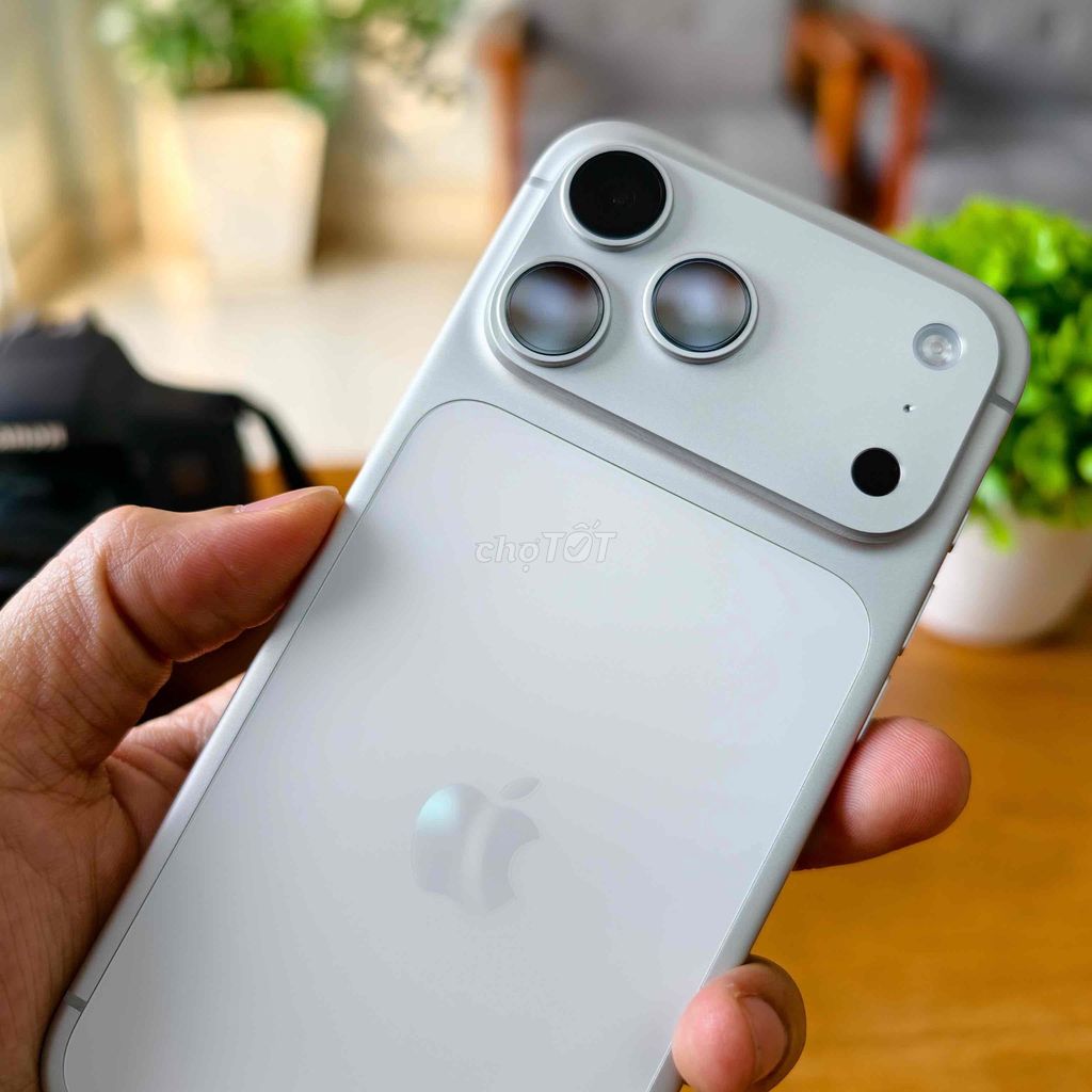 iPhone 17 ProMax 256GB Silver VN/A 6 Lần Sạc. Mua bán Điện thoại tại Quận Gò Vấp Tp Hồ Chí Minh được đăng bởi StoreUS hình 1