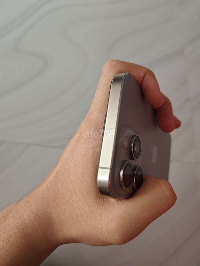 Apple iPhone 15 Pro Max 256GB Titan. Mua bán Điện thoại tại Huyện Hàm Tân Bình Thuận được đăng bởi Dphat hình 1